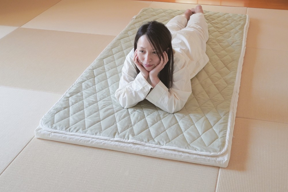 【リマ特選直送品】　ハート　春夏素材の敷パッド(色おまかせ)　シングル