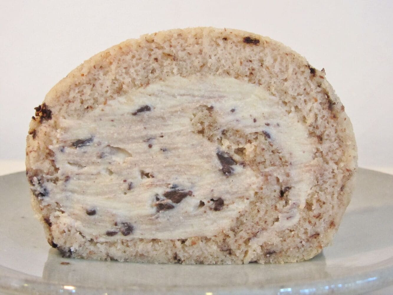 【リマ特選直送品】ナチュラルファクトリー　米粉ROLLケーキ(チョコチップ)ハーフサイズ【販売期間：10月1日～11月30日予定】